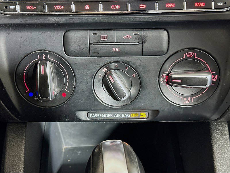 Used 2013 Volkswagen Jetta SE image 15