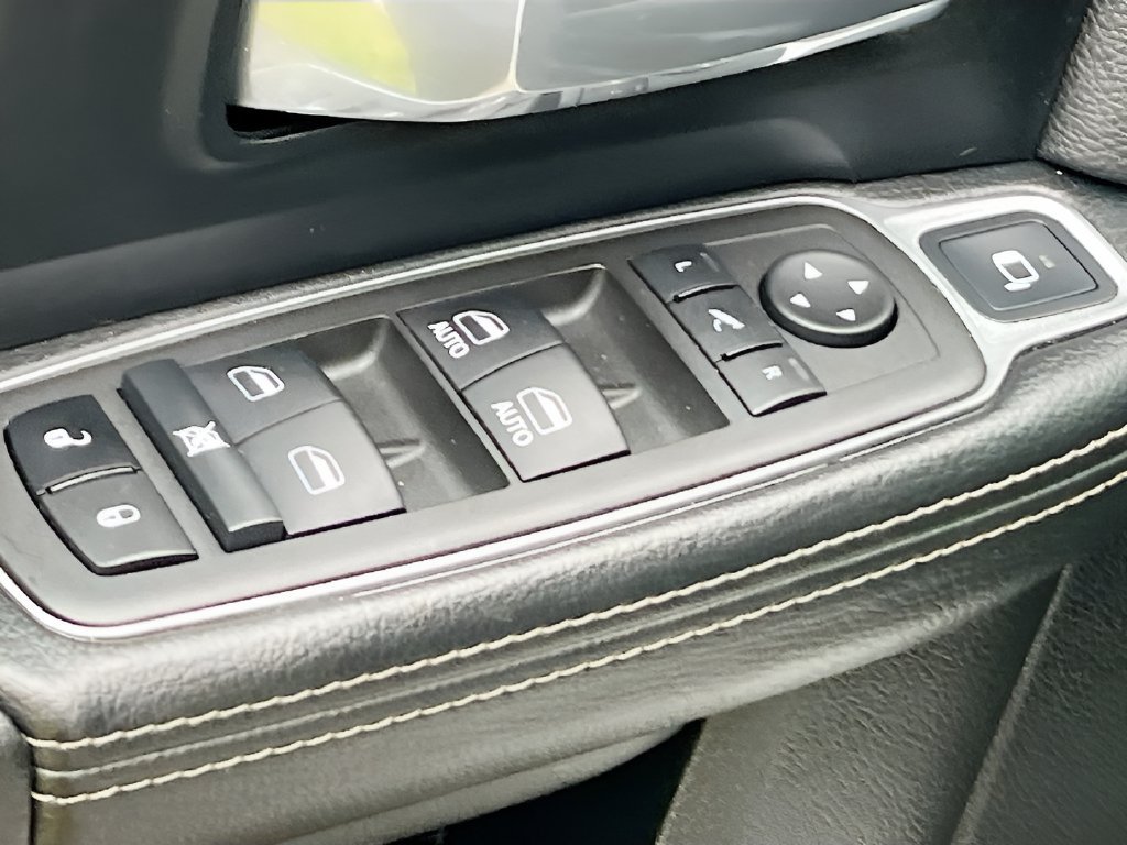 Used 2022 RAM 3500 Laramie AWD/4WD image 18