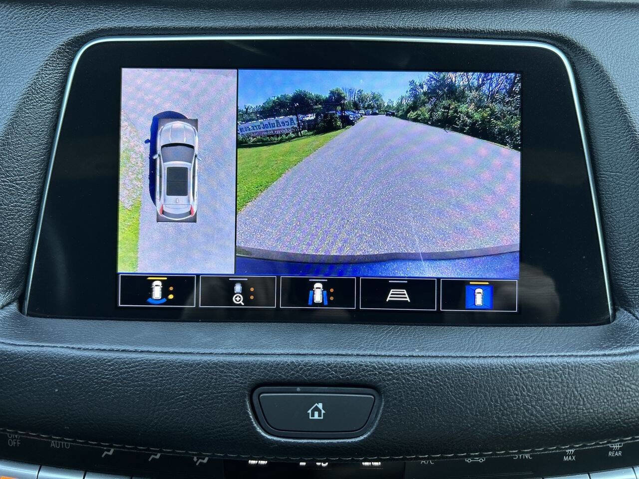 Used 2022 Cadillac XT4 Premium Luxury w/ LPO, Radiant Package image 17