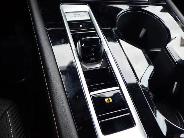 Used 2024 Volkswagen Atlas Cross Sport SE image 23