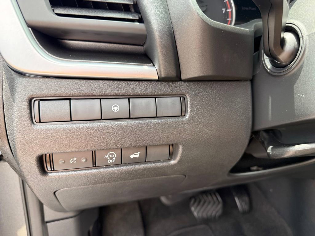 Used 2023 Nissan Rogue SV w/ SV Premium B Package FWD image 26