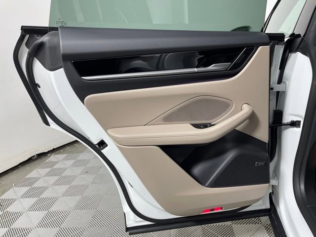 New 2025 Porsche Macan Electric image 30