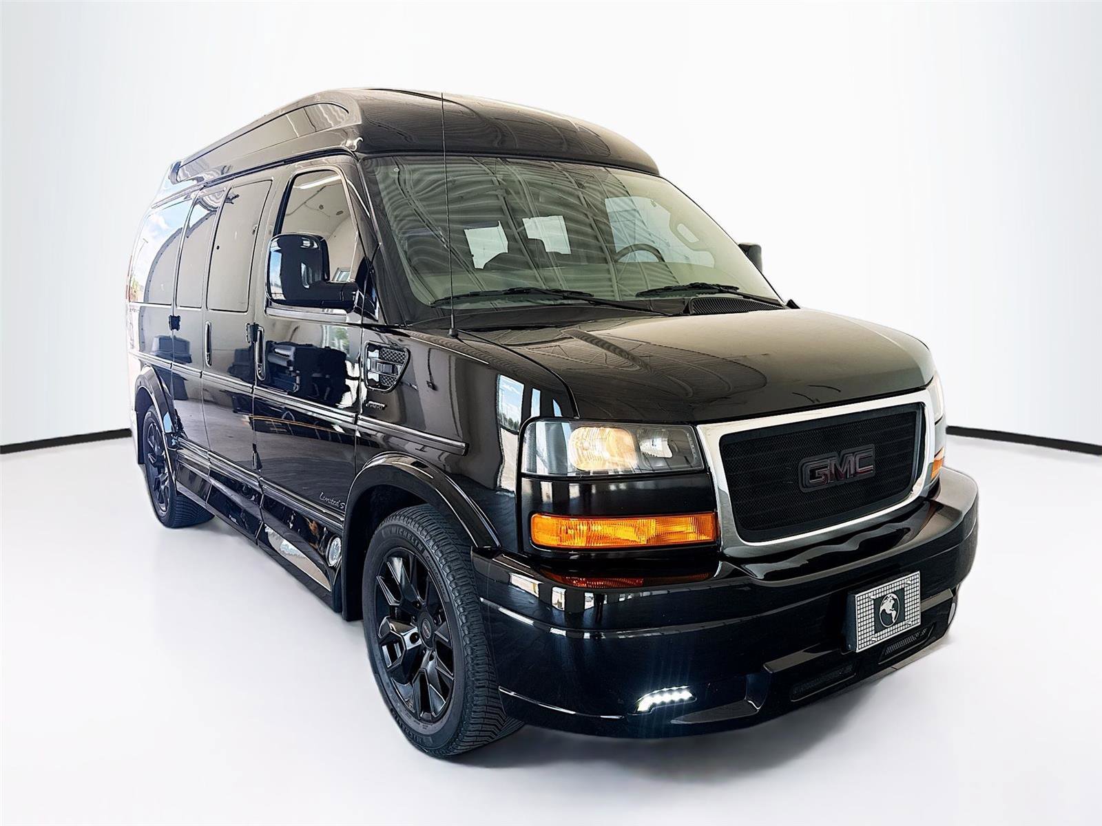 Used 2023 GMC Savana 2500 RWD image 28