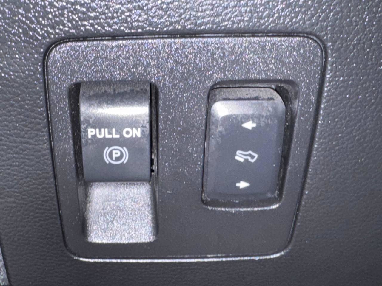 Used 2018 Ford Expedition Max Limited w/ Equipment Group 301A RWD image 21