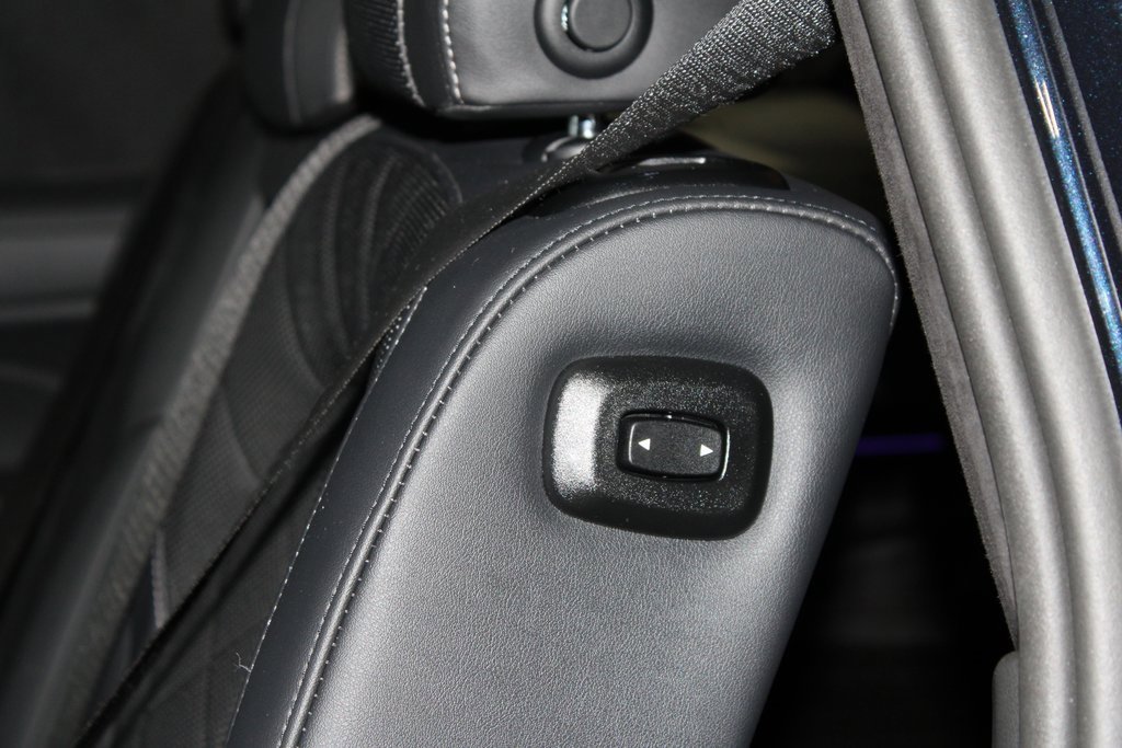 Used 2024 BMW X7 xDrive40i w/ M Sport Package image 21