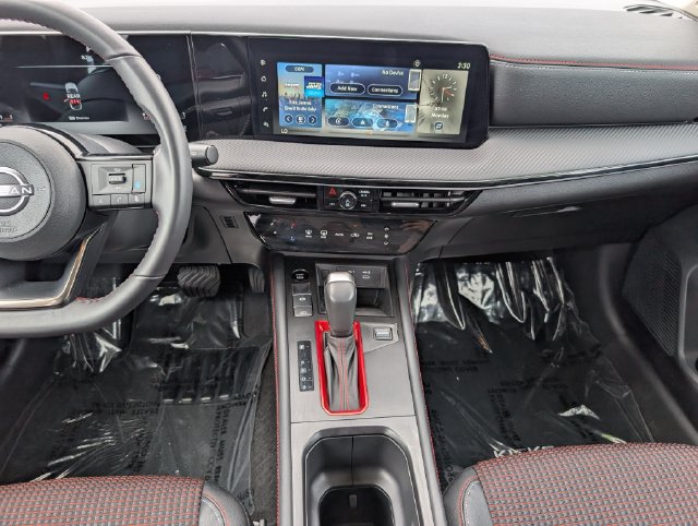 Used 2025 Nissan Kicks SR w/ Illumination Package FWD image 18