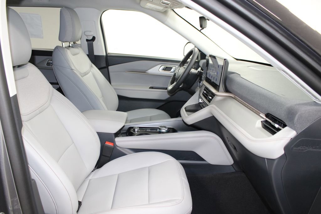 New 2026 Ford Explorer Active RWD image 26