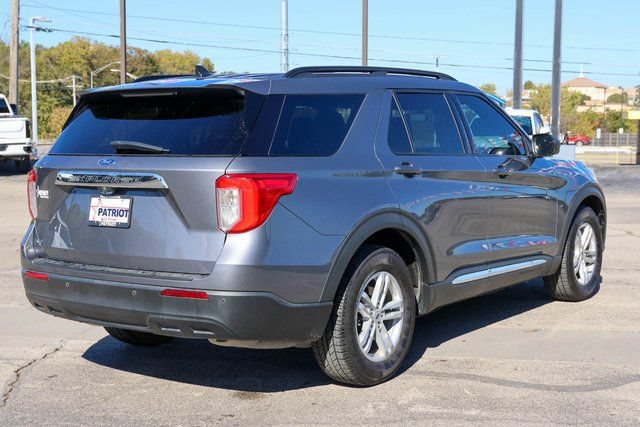 Used 2022 Ford Explorer XLT RWD image 3