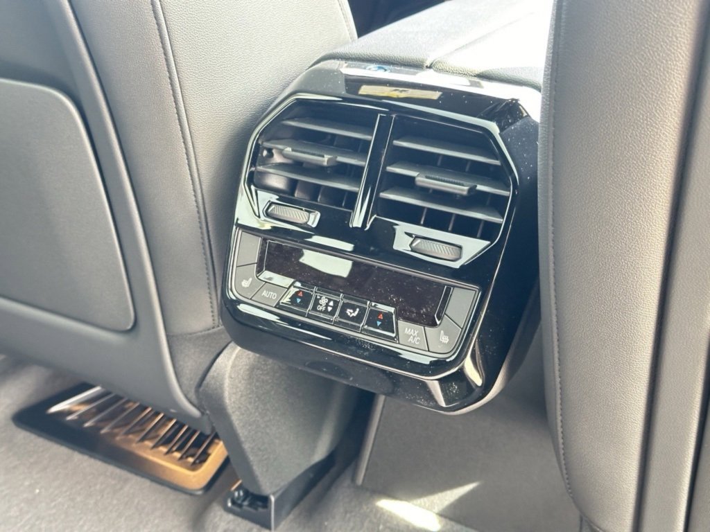 Used 2025 BMW iX xDrive50 w/ Sport Package image 20