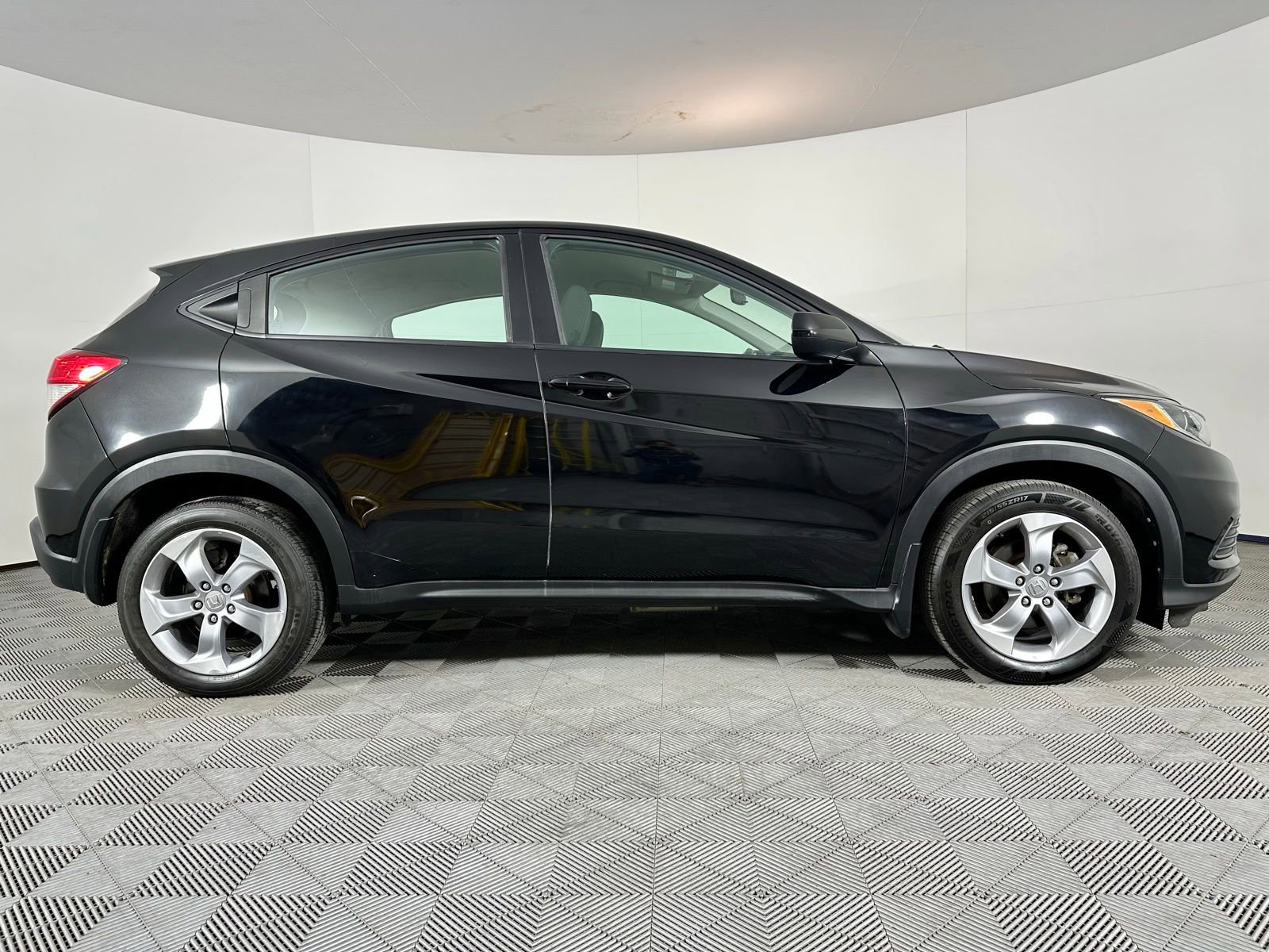 Used 2019 Honda HR-V LX image 25