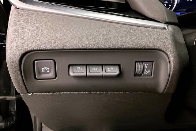 Used 2022 Buick Enclave Avenir w/ Avenir Technology Package AWD/4WD image 39
