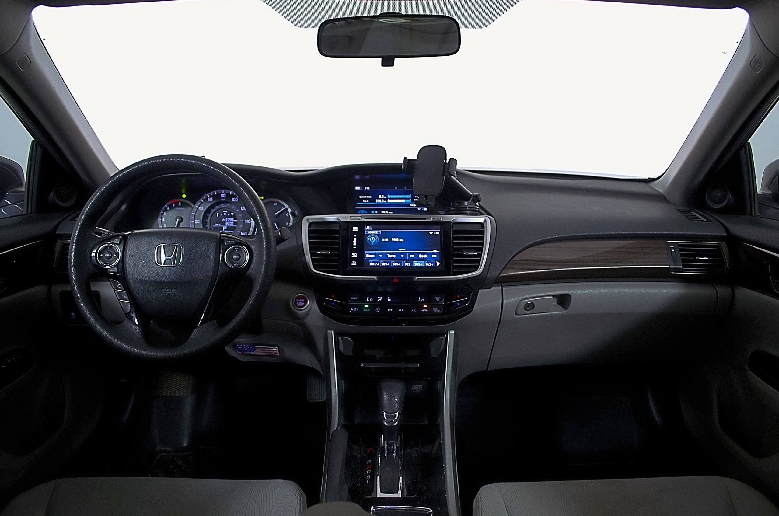 Used 2017 Honda Accord EX image 13