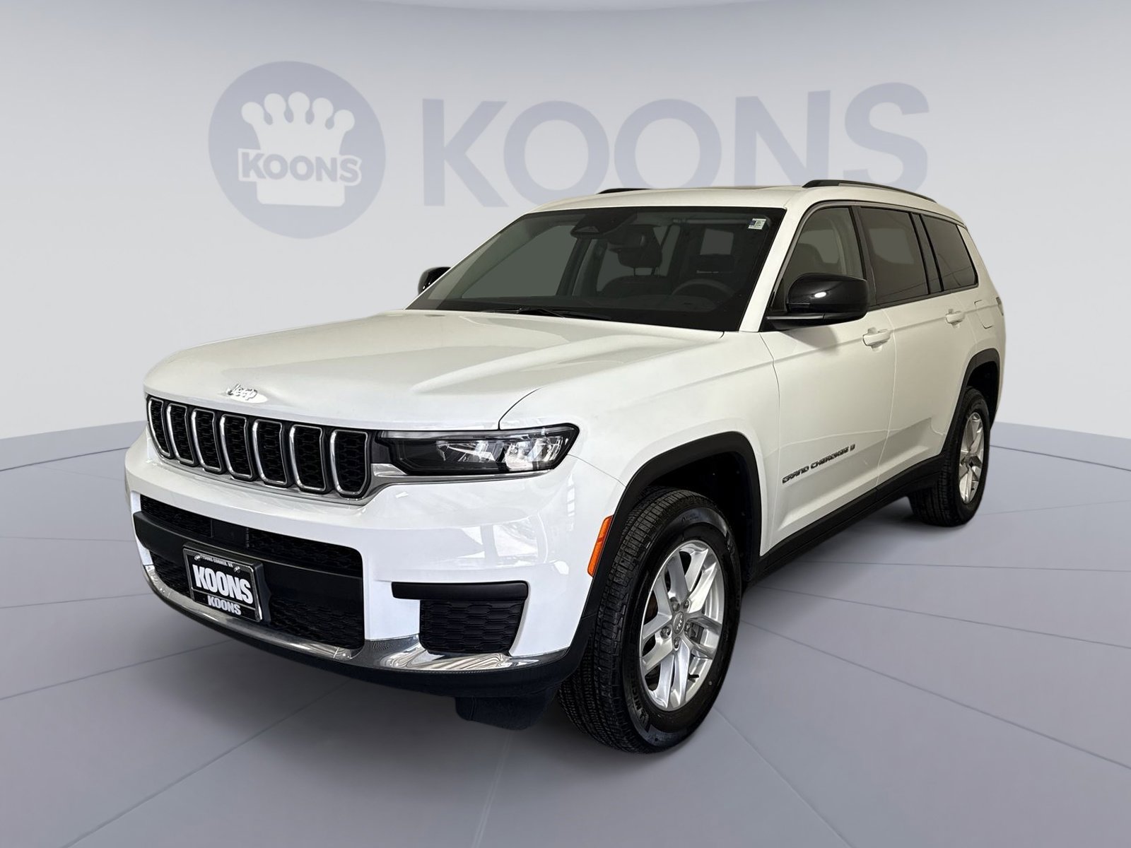 Used 2023 Jeep Grand Cherokee L Laredo image 1