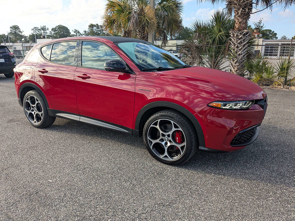 Used 2024 Alfa Romeo Tonale Veloce w/ Active Assist Package AWD/4WD image 2