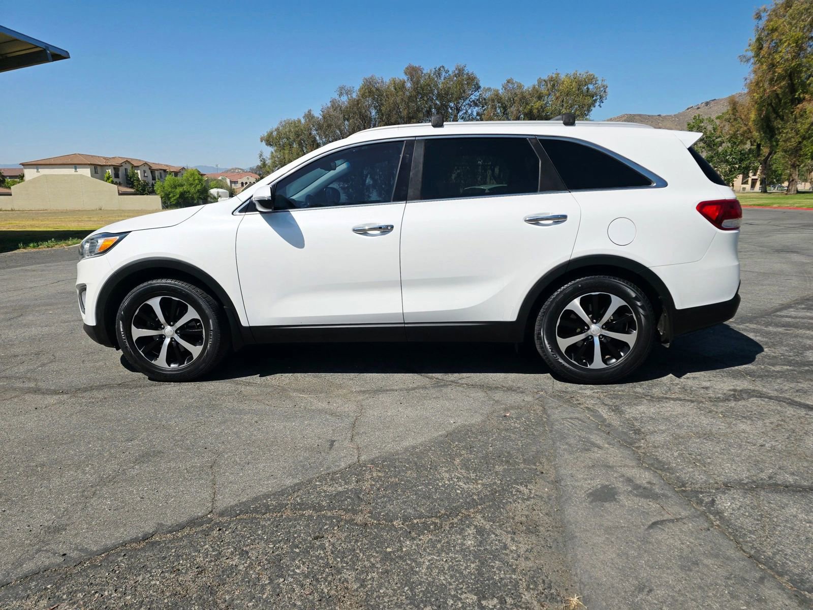 Used 2017 Kia Sorento EX FWD image 5