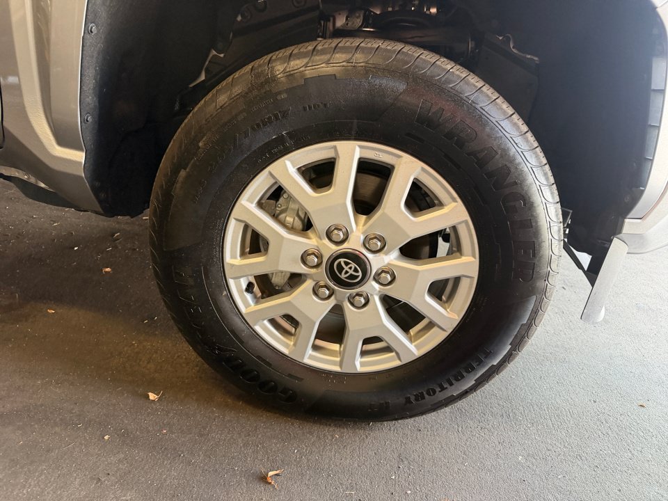 Certified 2025 Toyota Tacoma SR5 AWD/4WD image 29