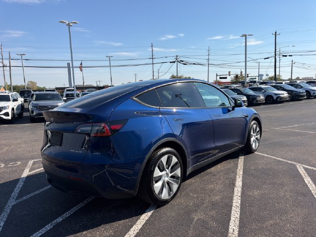Used 2021 Tesla Model Y Long Range AWD/4WD image 3