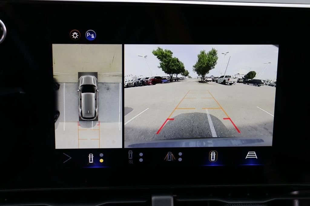 Used 2025 Chevrolet Equinox LT w/ Convenience Package II AWD/4WD image 13