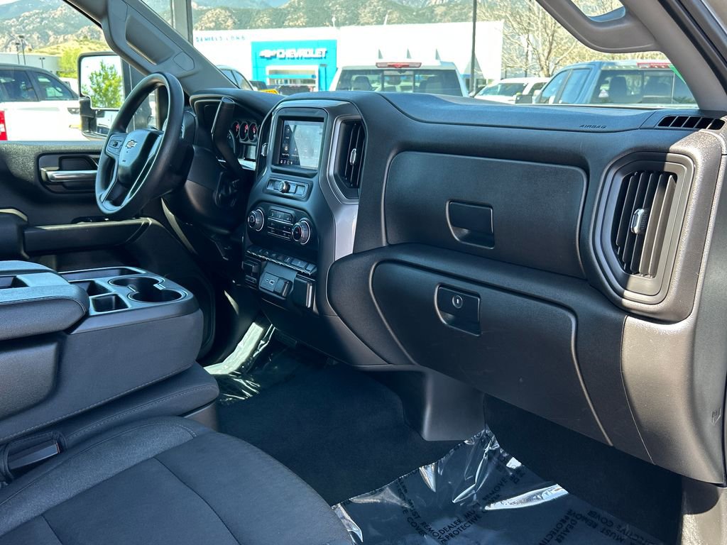 Used 2025 Chevrolet Silverado 2500 Custom w/ Custom Value Package AWD/4WD image 8