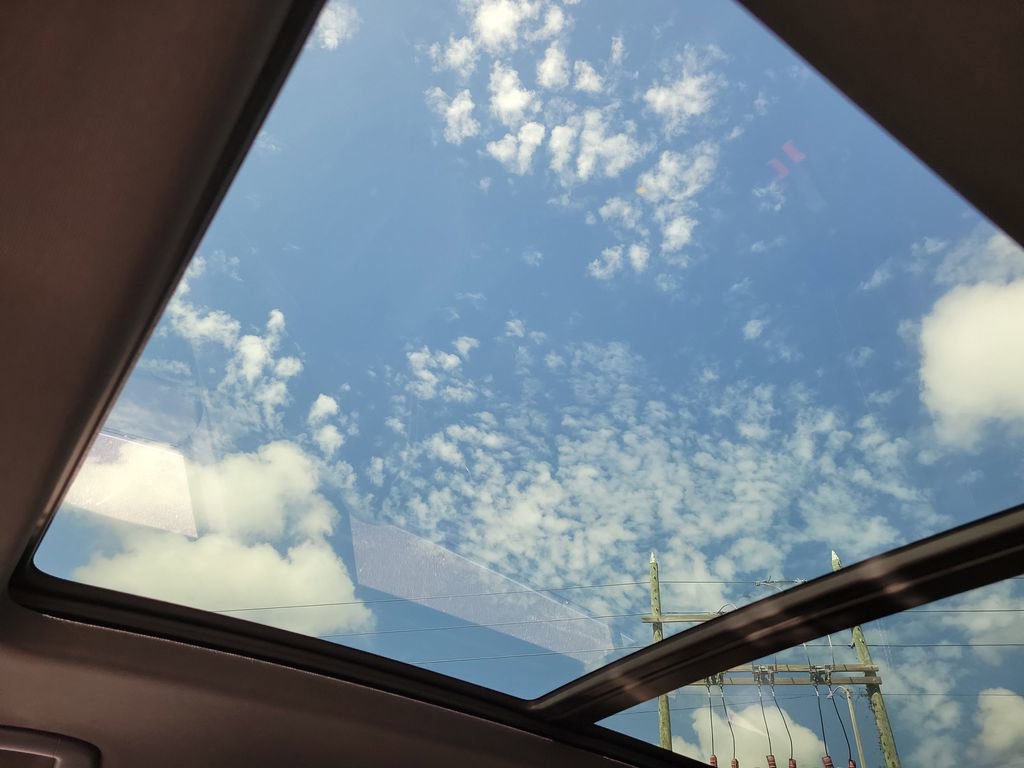 Used 2024 Volkswagen Atlas Cross Sport SEL R-Line AWD/4WD image 31