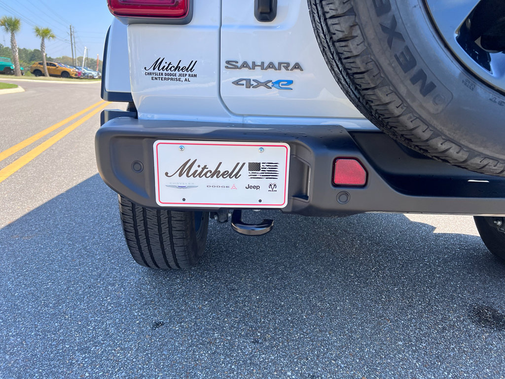 Used 2025 Jeep Wrangler Sahara w/ Safety Group image 9