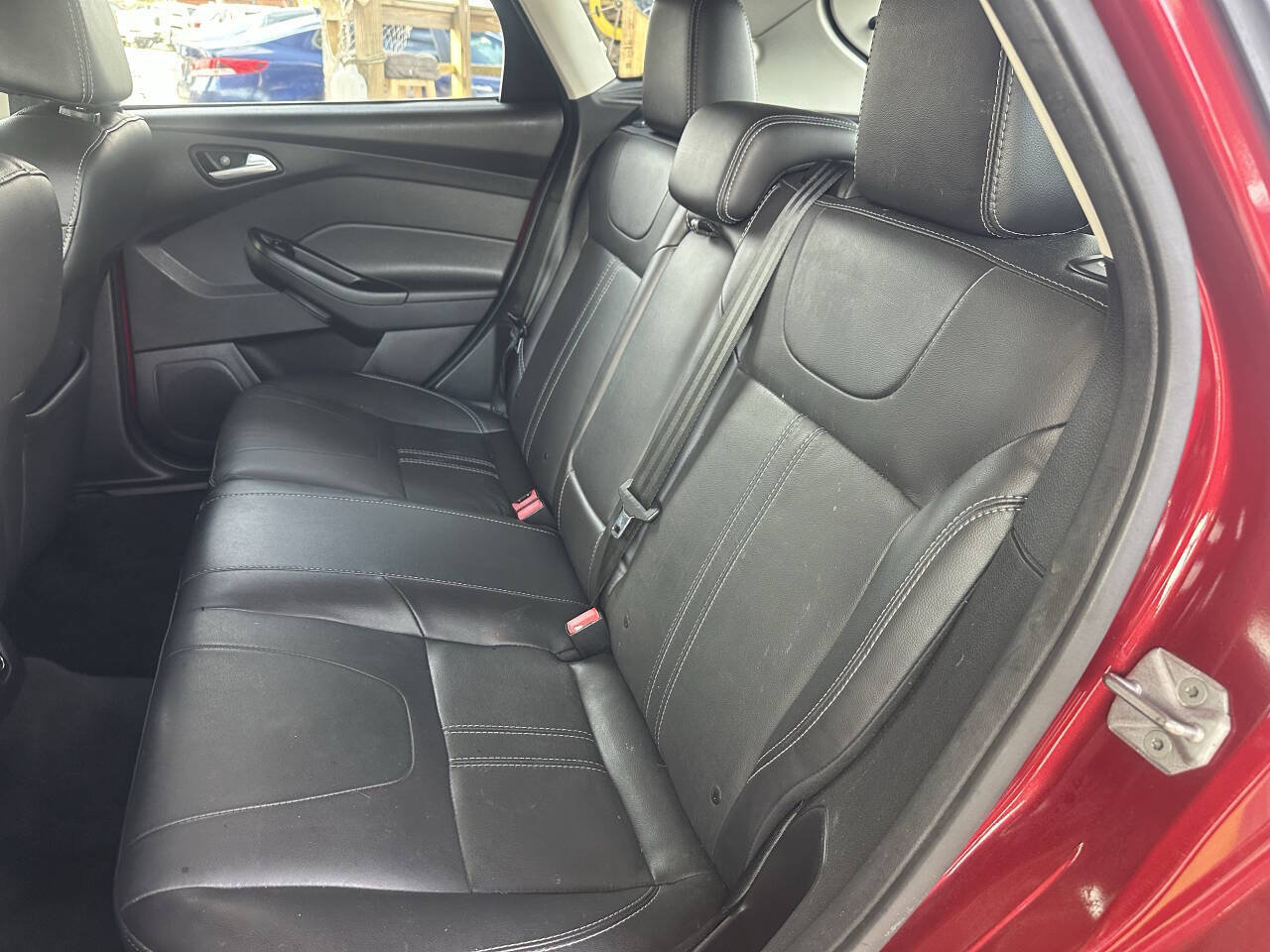 Used 2014 Ford Focus SE w/ Equipment Group 201A FWD image 12