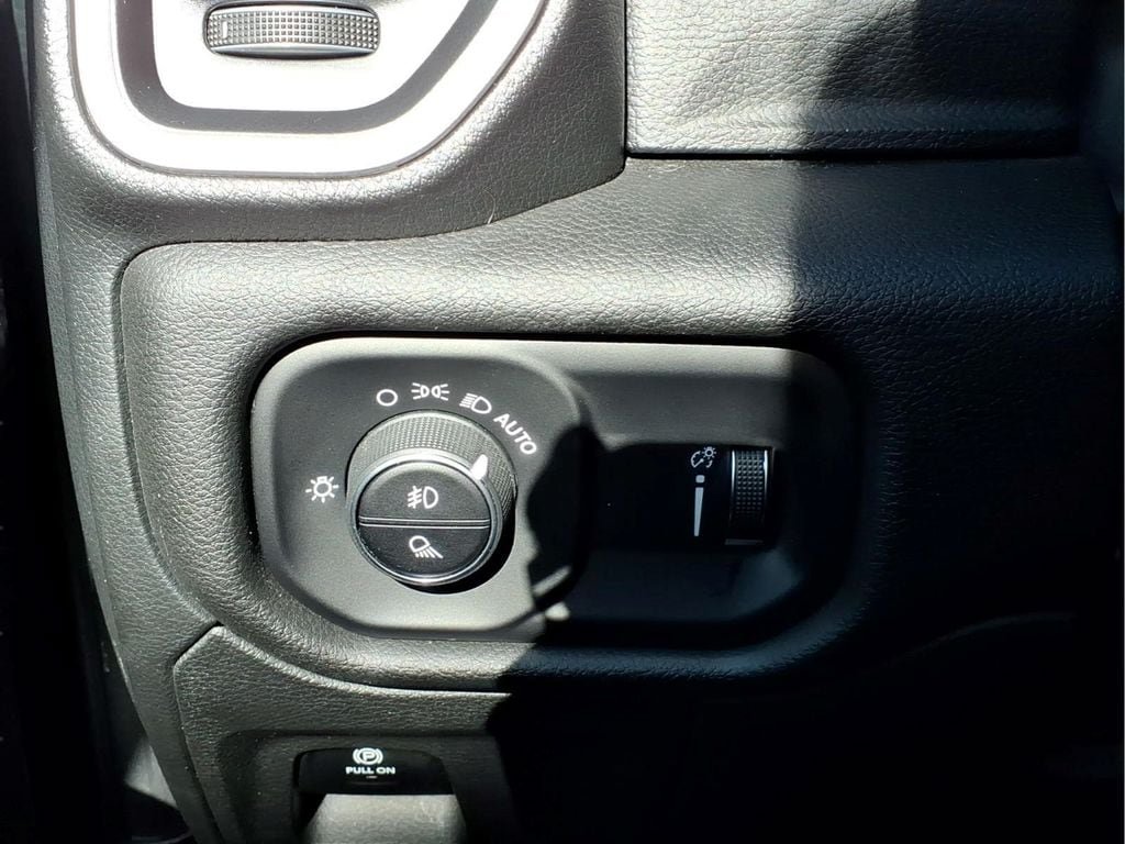 Used 2023 RAM 1500 Big Horn AWD/4WD image 19