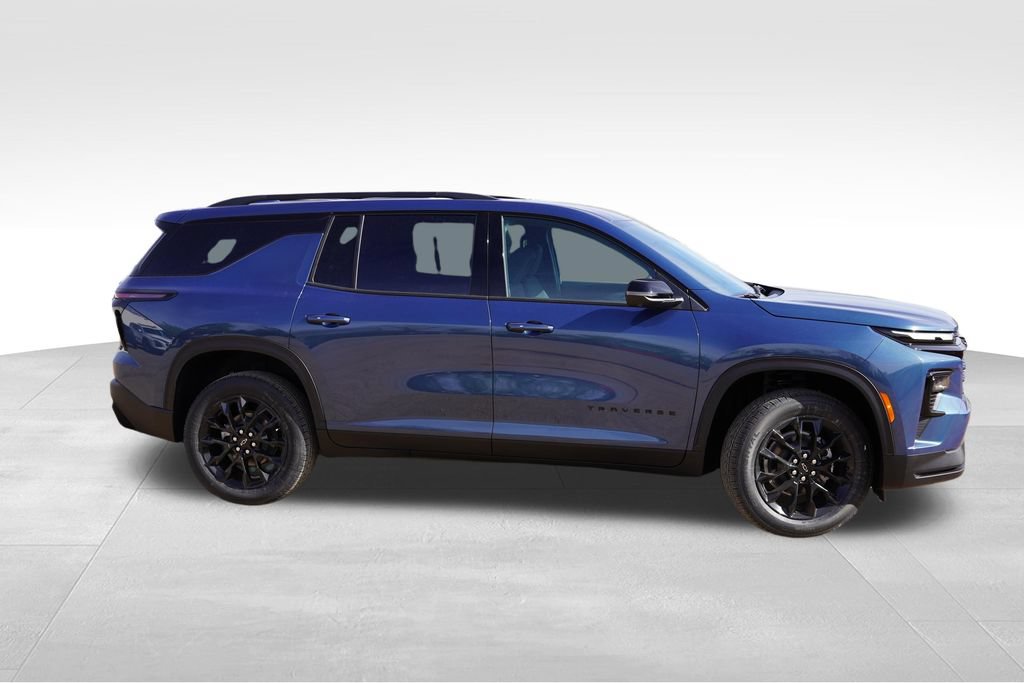 New 2026 Chevrolet Traverse LT w/ Midnight/Sport Edition AWD/4WD image 2