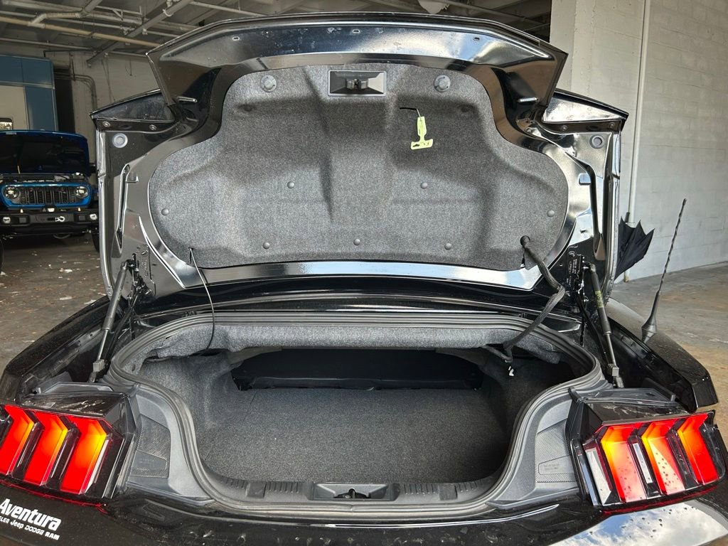 Used 2025 Ford Mustang Premium RWD image 36