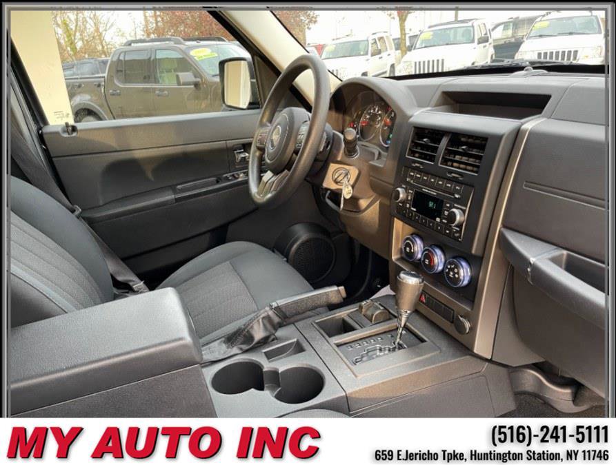 Used 2012 Jeep Liberty Sport image 23