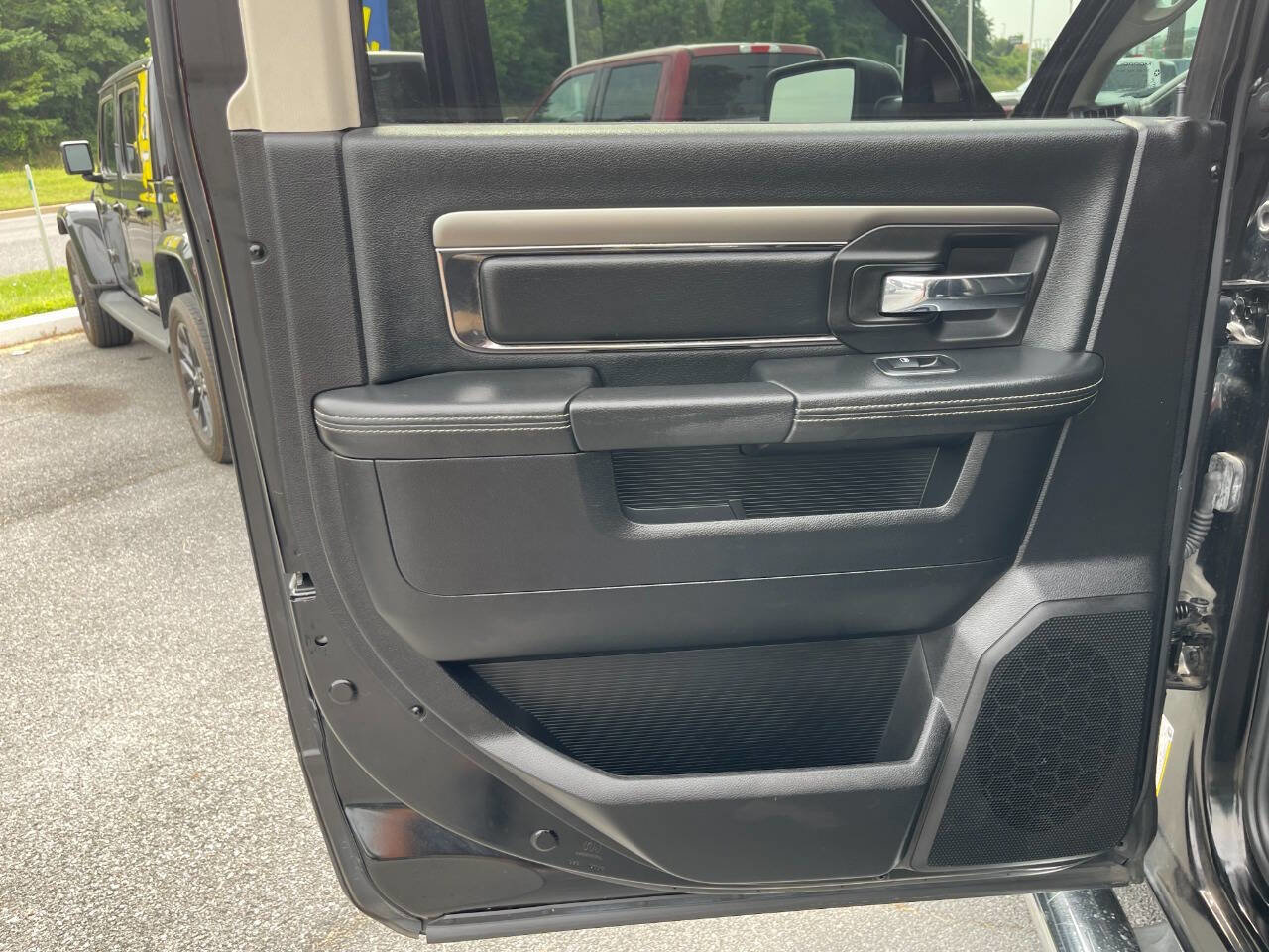 Used 2015 RAM 1500 Sport w/ Convenience Group image 28