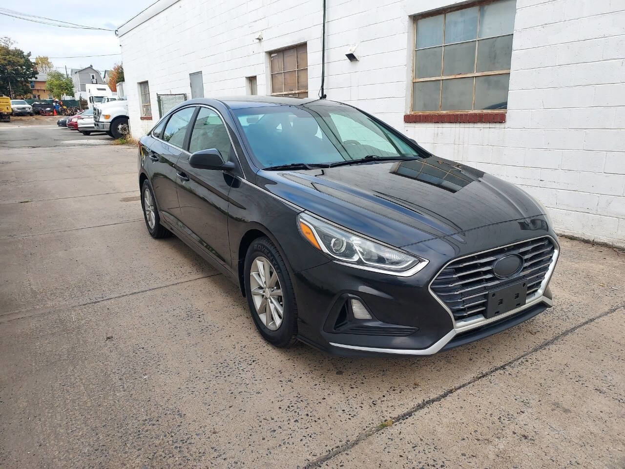 Used 2018 Hyundai Sonata SE FWD image 2