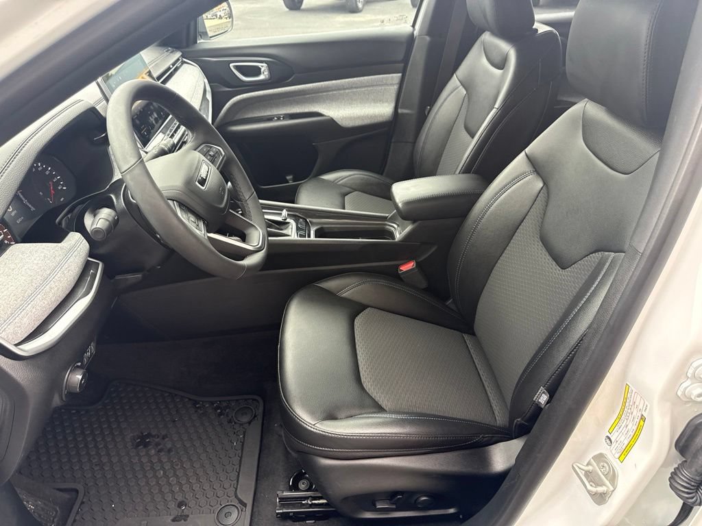 Used 2023 Jeep Compass Latitude w/ Convenience Group AWD/4WD image 18
