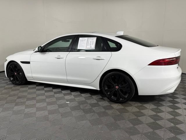 Certified 2023 Jaguar XF R-Dynamic SE AWD/4WD image 4