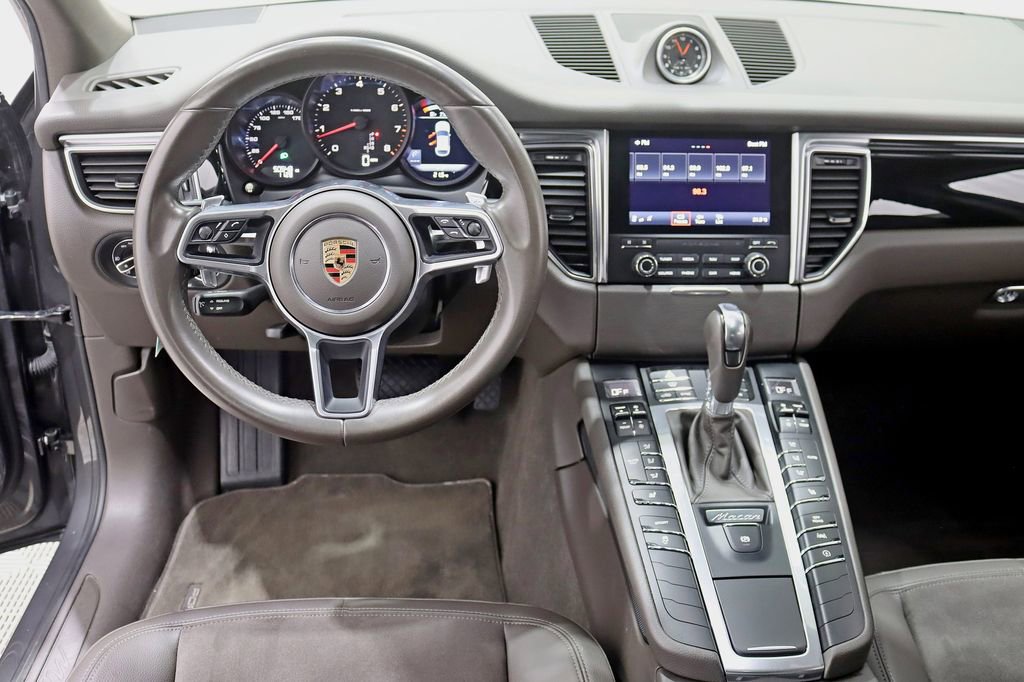 Used 2018 Porsche Macan image 13