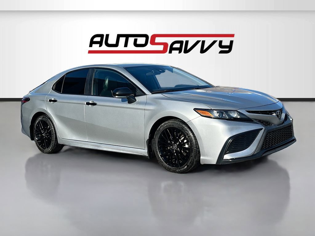 Used 2022 Toyota Camry SE w/ Carpet Mat Package (TMS) image 1