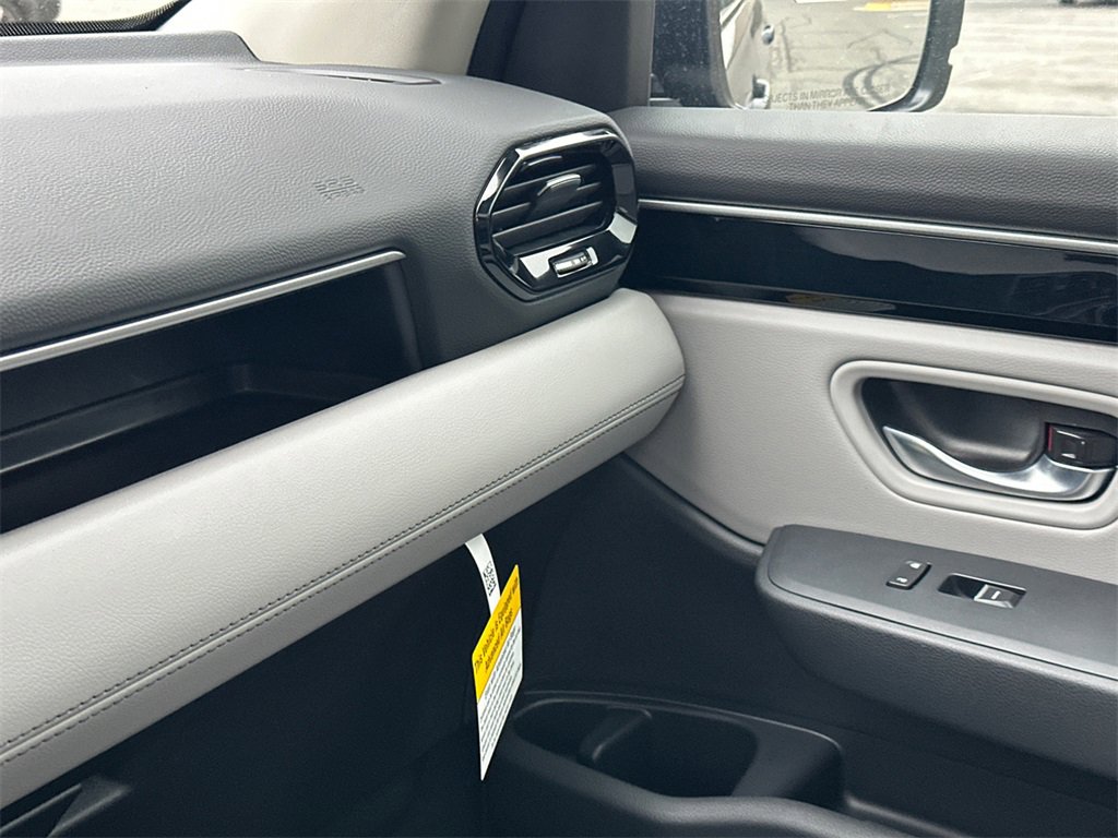 New 2025 Honda Pilot Touring image 35