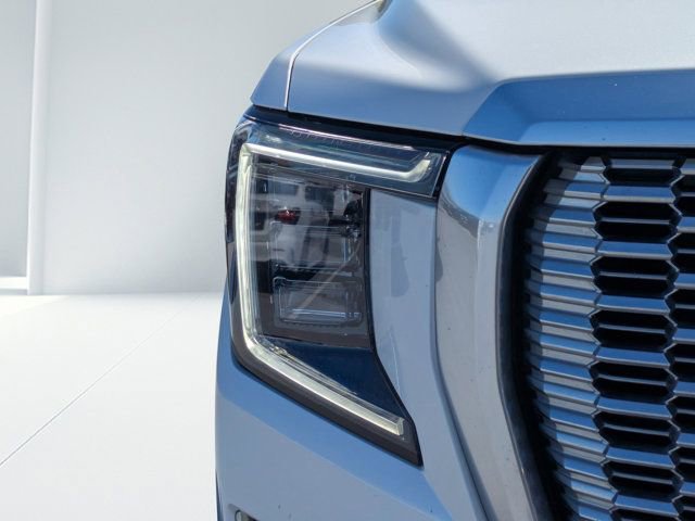 Used 2021 GMC Yukon Denali w/ Denali Premium Package image 10