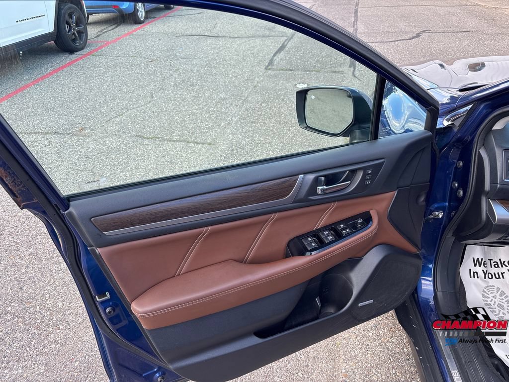 Used 2017 Subaru Outback 2.5i Touring AWD/4WD image 13