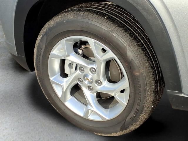 Used 2025 Chevrolet Trax LS w/ LS Convenience Package FWD image 10