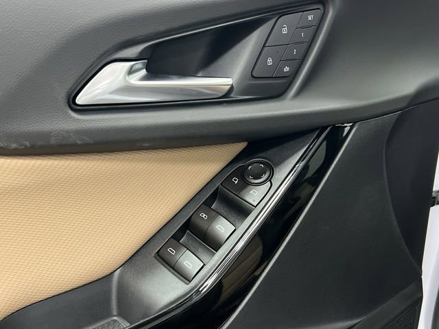 New 2026 Chevrolet Equinox ACTIV w/ Convenience Package III AWD/4WD image 23