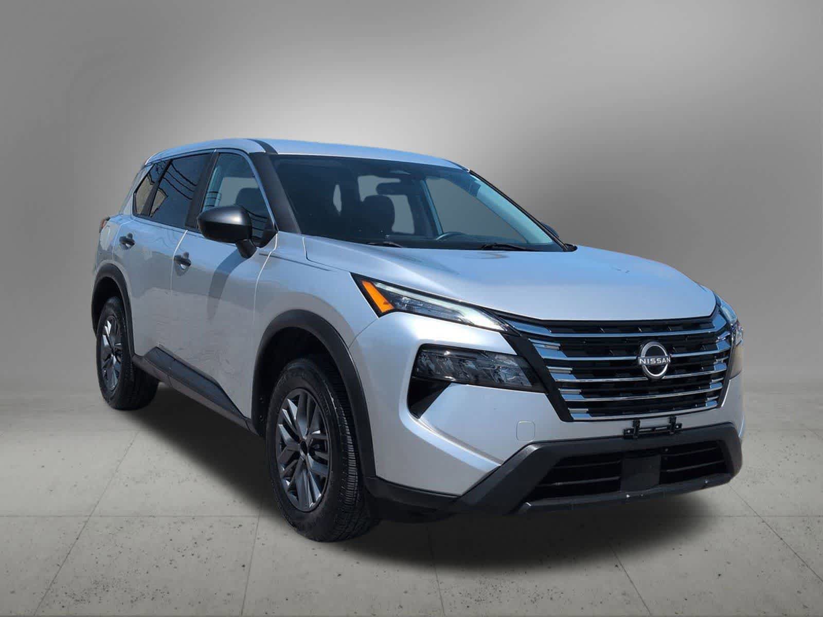 Used 2024 Nissan Rogue S FWD image 8