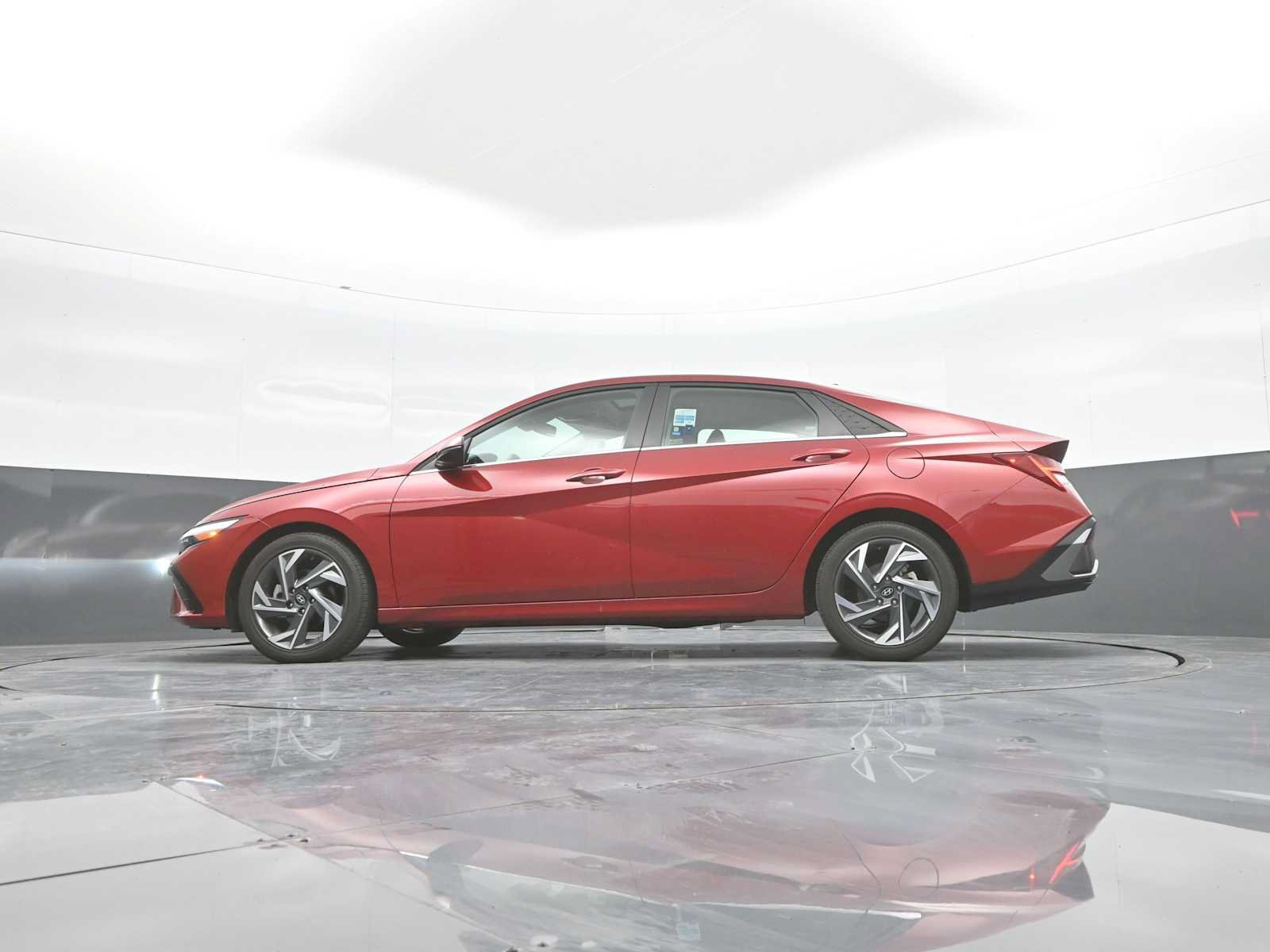 Used 2025 Hyundai Elantra Limited FWD image 45