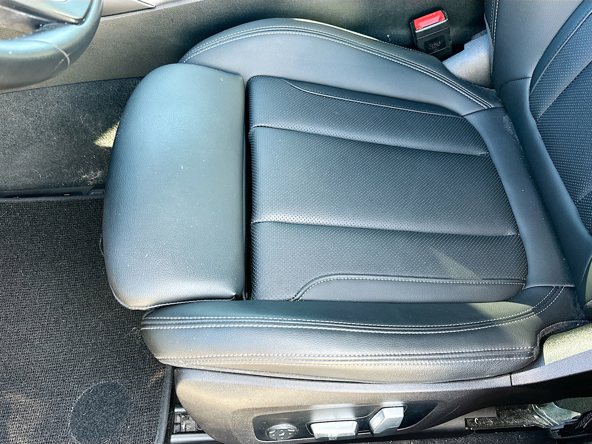 Used 2023 BMW 330i Sedan w/ Driving Assistance Package image 19