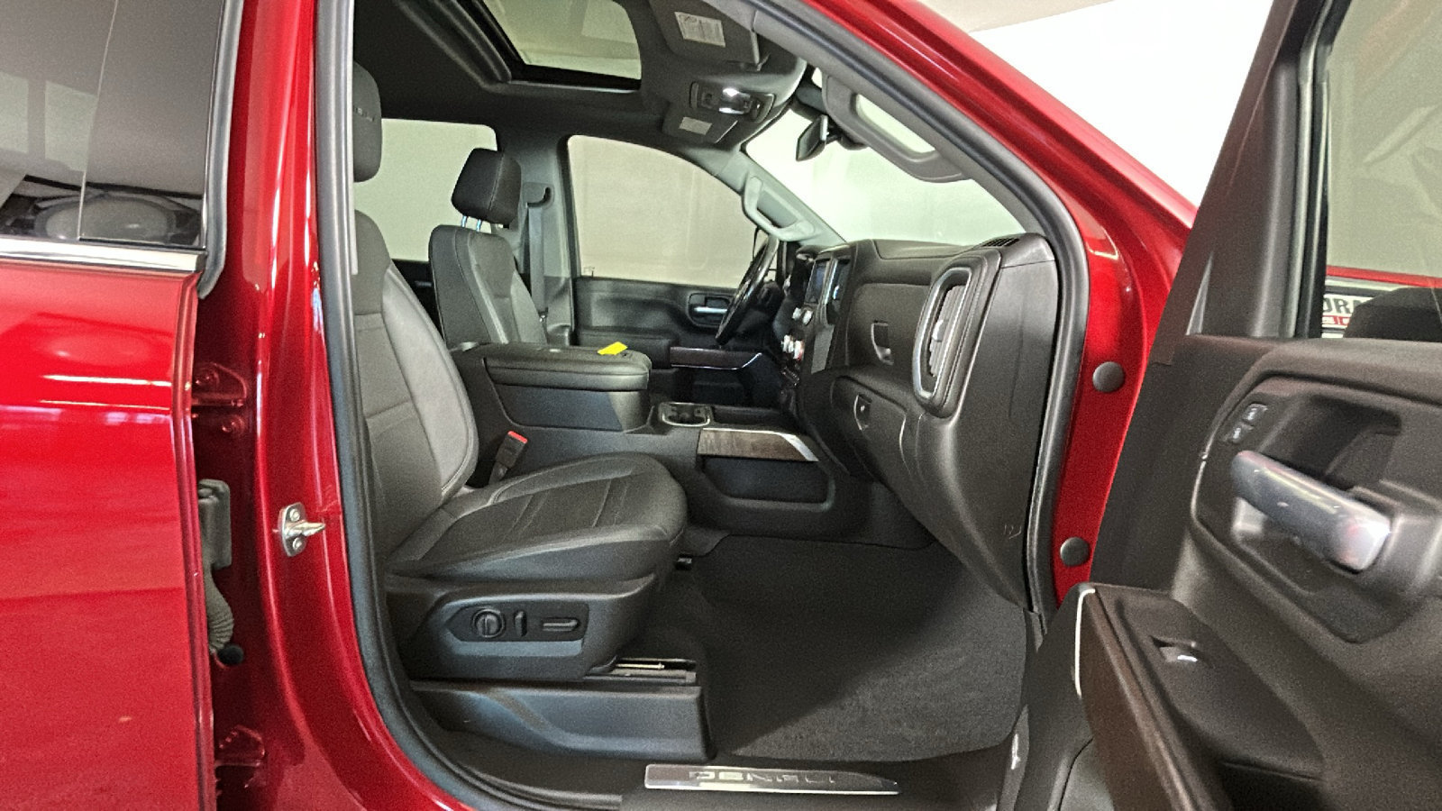 Used 2021 GMC Sierra 2500 Denali AWD/4WD image 36