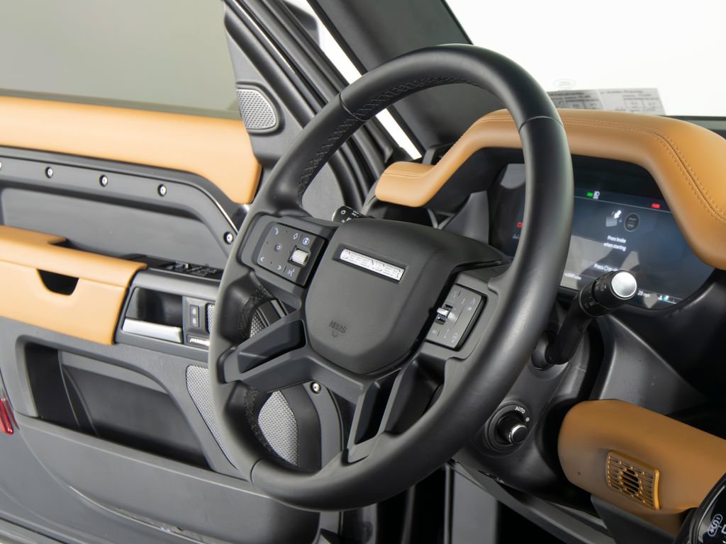 Used 2024 Land Rover Defender 90 X-Dynamic SE AWD/4WD image 29