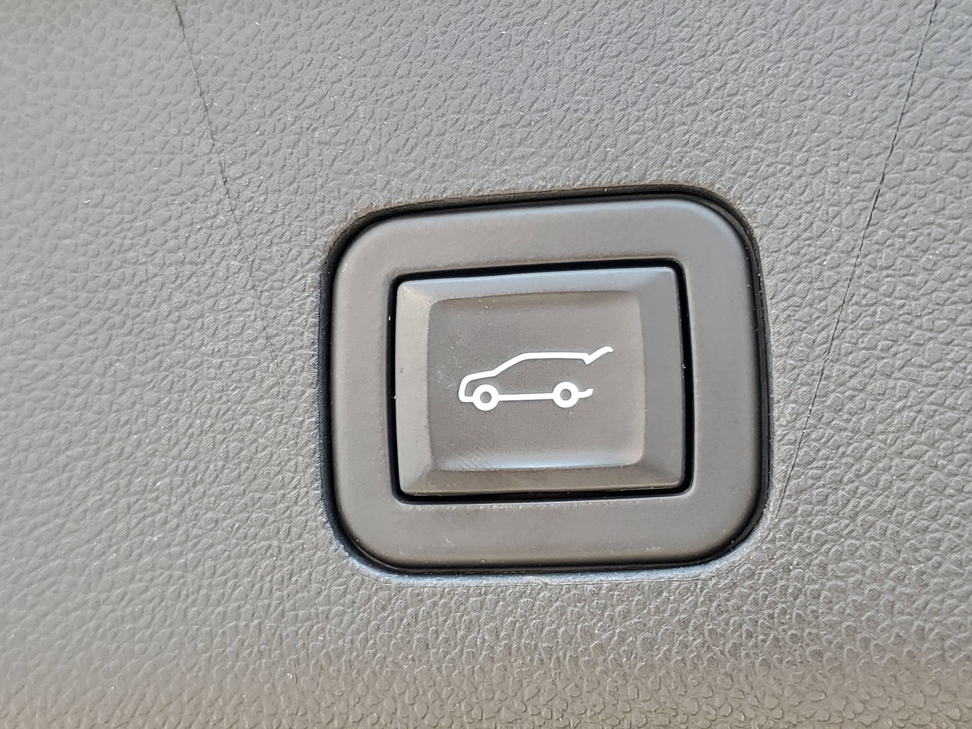 Used 2021 GMC Yukon SLT w/ SLT Premium Package AWD/4WD image 9