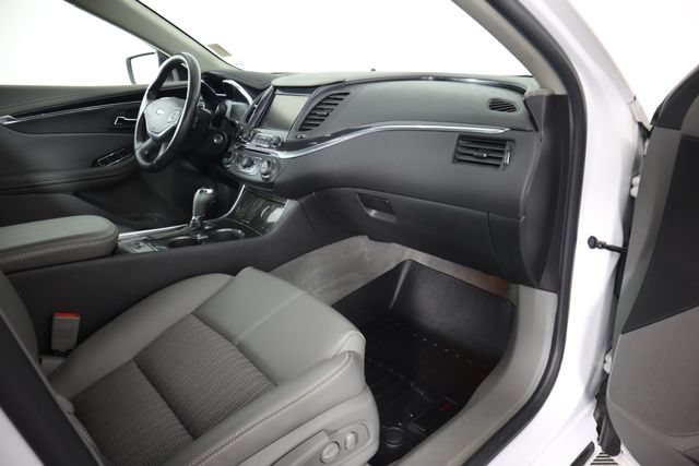 Used 2015 Chevrolet Impala LT FWD image 43
