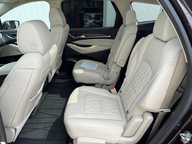 Used 2023 Buick Enclave Avenir w/ Avenir Technology Package AWD/4WD image 18