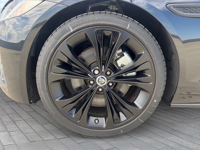 New 2024 Jaguar XF R-Dynamic SE AWD/4WD image 9